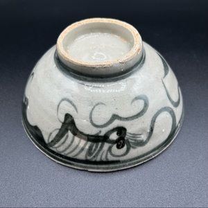 Antique Chinese Ming Dynasty Gray & White Dragon Swatow Bowl Ceramic Collectible